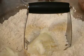 pastry cutter - no fuss pie crust