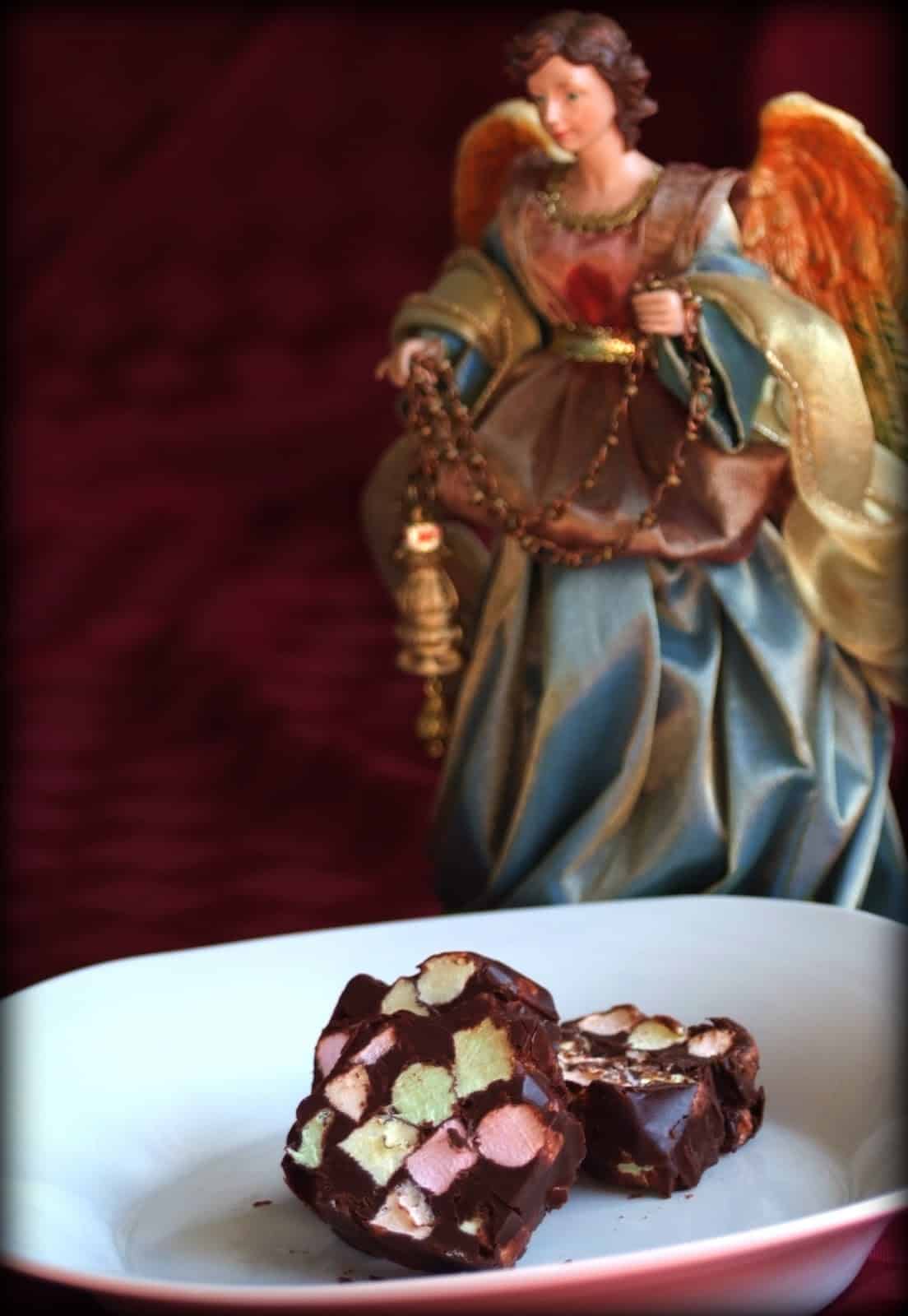 Cathedral Cookies Recipe with Colored Mini Marshmallows | The Not So Modern Housewife delicious cathedral cookies