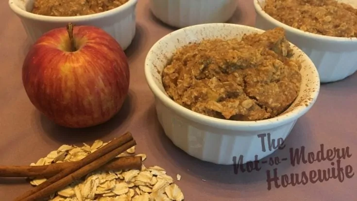 apple pie baked oatmeal | The Not so Modern Housewife