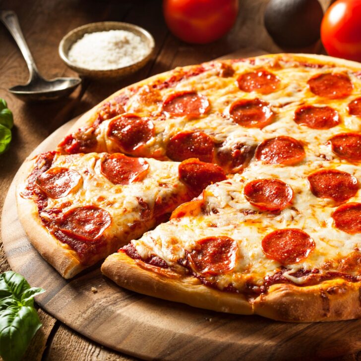 homemade pepperoni pizza - easy pizza dough recipe